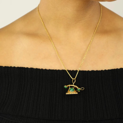 18k yellow gold pendant - "Telephone" motif with chrysoprase