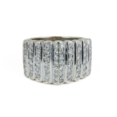 Ring aus 18 Karat Weißgold mit Diamanten