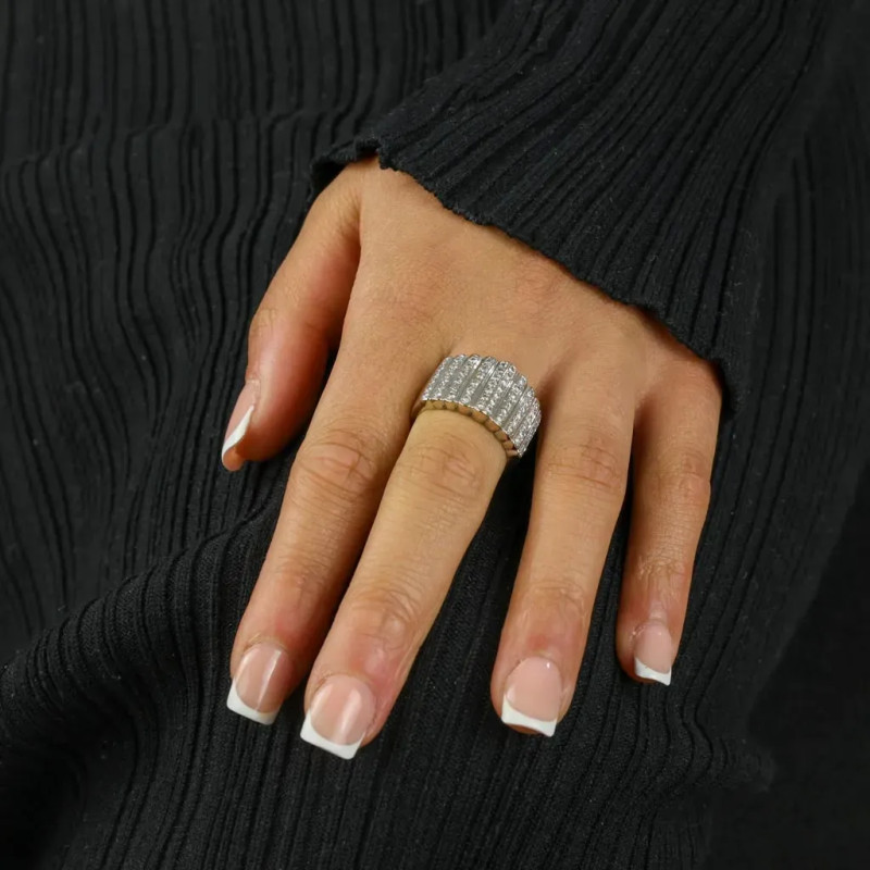 Ring aus 18 Karat Weißgold mit Diamanten