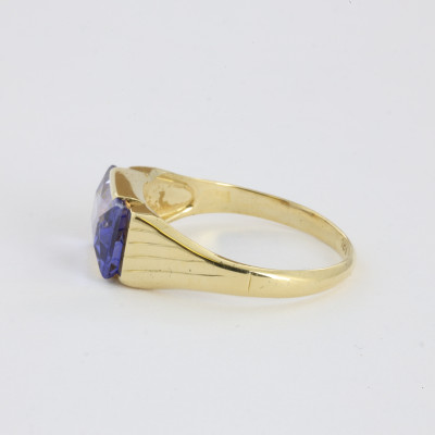Catawiki - Bague en Or 18k avec Saphir Synthétique