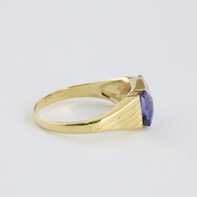 Catawiki - Bague en Or 18k avec Saphir Synthétique