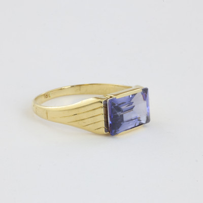 Catawiki - Bague en Or 18k avec Saphir Synthétique