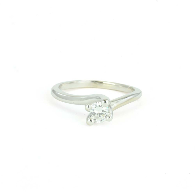 Ring aus 18 Karat Weißgold mit Diamant