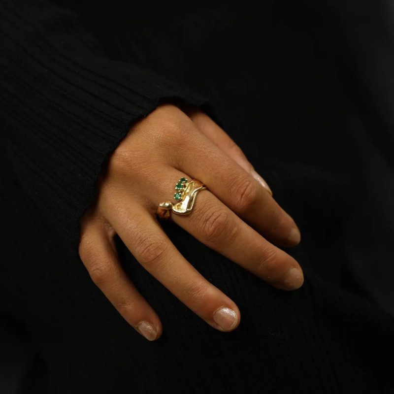 Ring S.Rawadi aus 18 Karat Gelbgold mit Smaragd