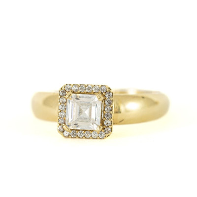 Ring aus 18 Karat Gelbgold mit Zirkonium